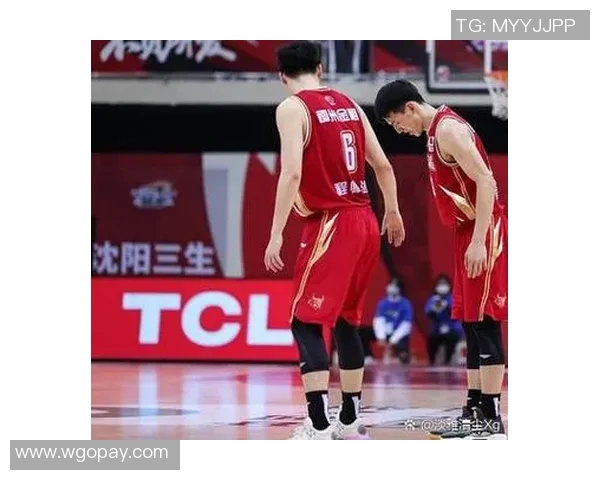 广东队新赛季CBA揭幕战惊艳登场，强势横扫对手开门红