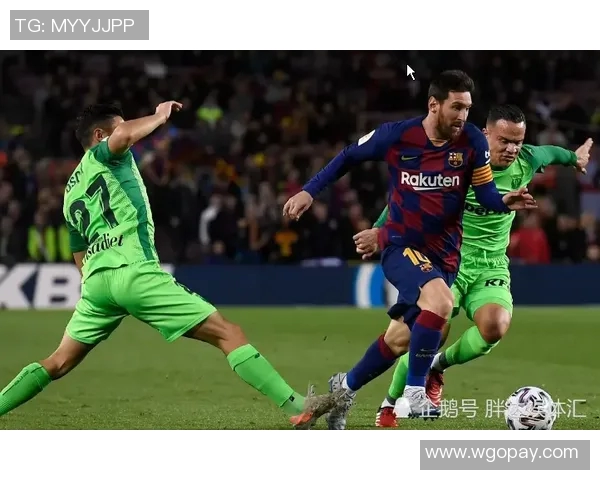 格列兹曼表现低迷,巴萨球迷怀念梅西 格列兹曼表现低迷,巴萨球迷怀念梅西