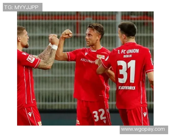 斯图加特连败露败像,主场再负门兴格拉德巴赫遇阻击 斯图加特连败露败像,主场再负门兴格拉德巴赫遇阻击