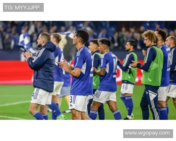 沙尔克04出售核心球员,引援窗口备受关注 沙尔克04出售核心球员,引援窗口备受关注