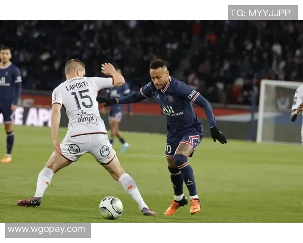 内马尔舍甫琴科恩怼后，巴黎圣日耳曼击败里尔3-1，继续领跑法甲积分榜