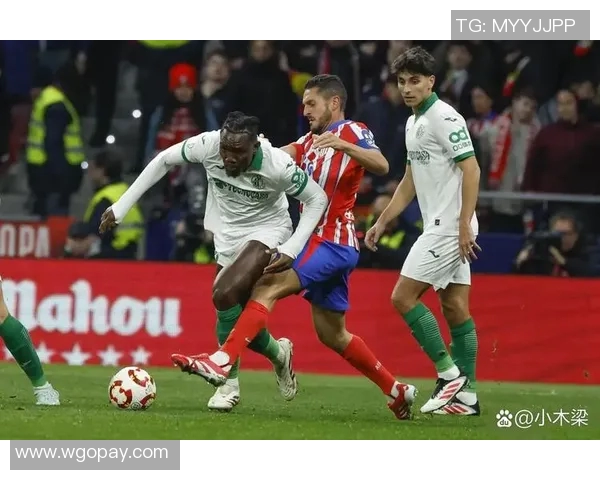 欧冠：巴黎圣日耳曼击败曼联，莫雷亚尔梅开二度帮助球队晋级四强