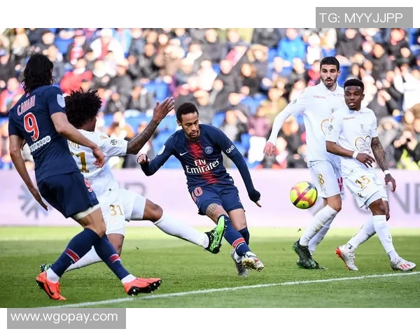 内马尔受伤缺阵，巴黎圣日耳曼法甲冠军悬念再起